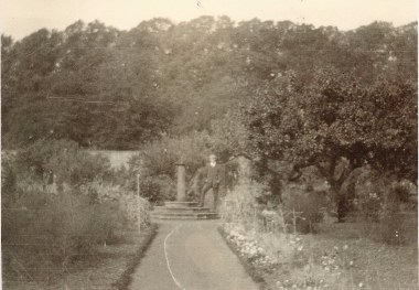 Walter Ross Taylor - wall garden kinnaird